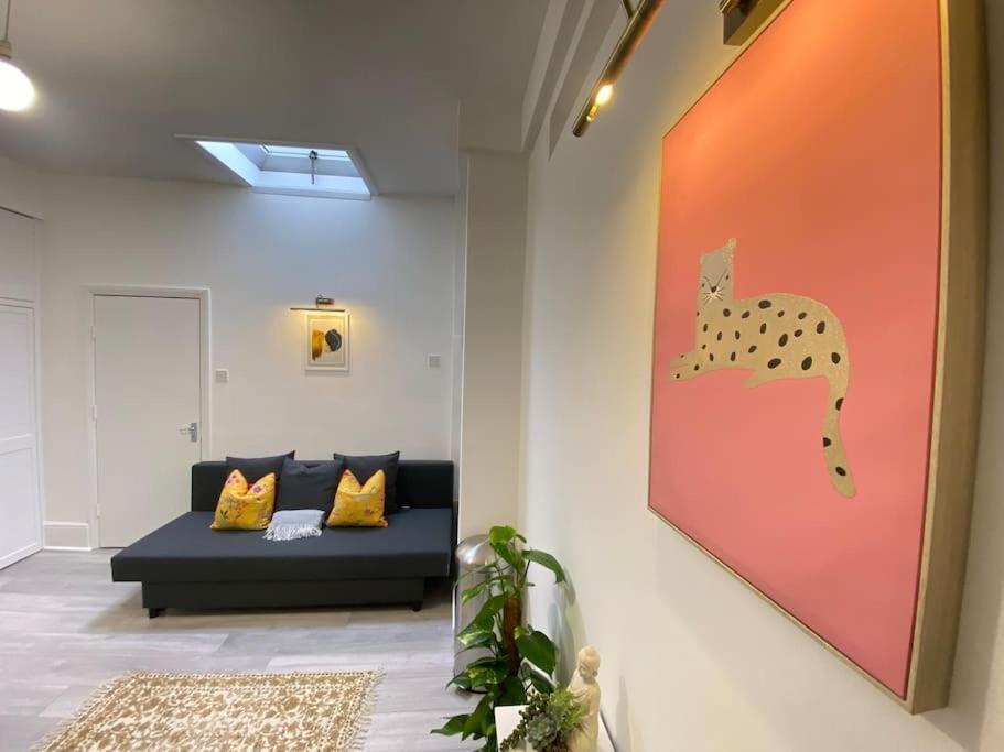 The Spotted Cat… London! Appartamento Esterno foto